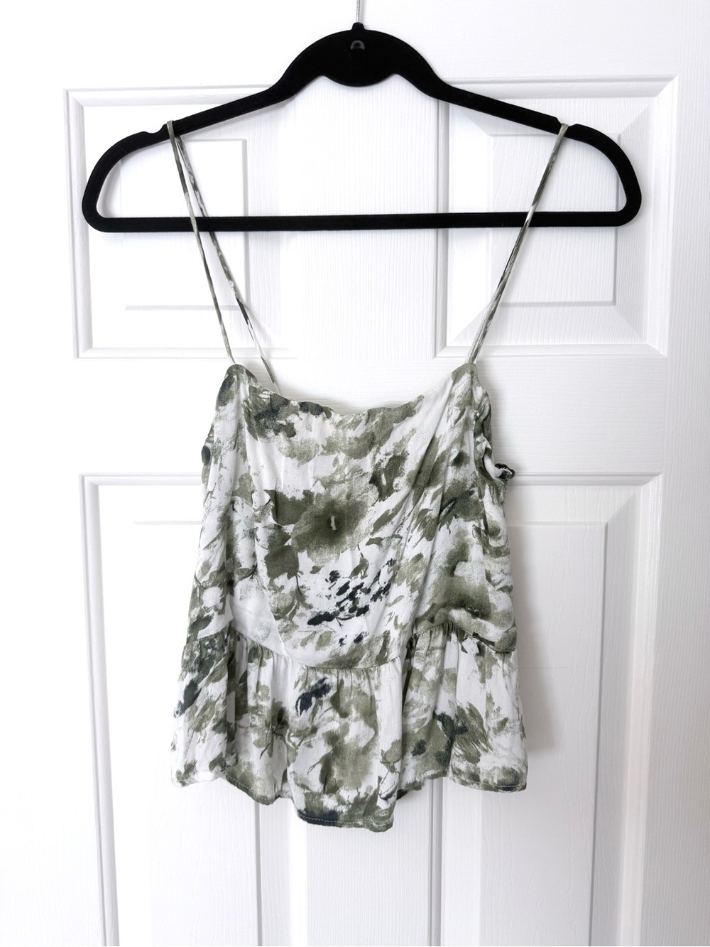 Kendall Lane Green White Floral Tank